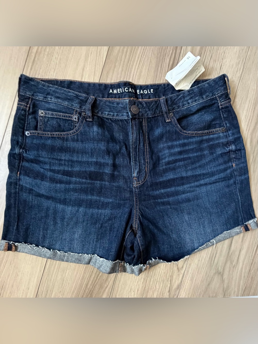 NWT American Eagle TOMGIRL MIDI Sz 16 Women Stretch Denim Jean Shorts Roll Cuff